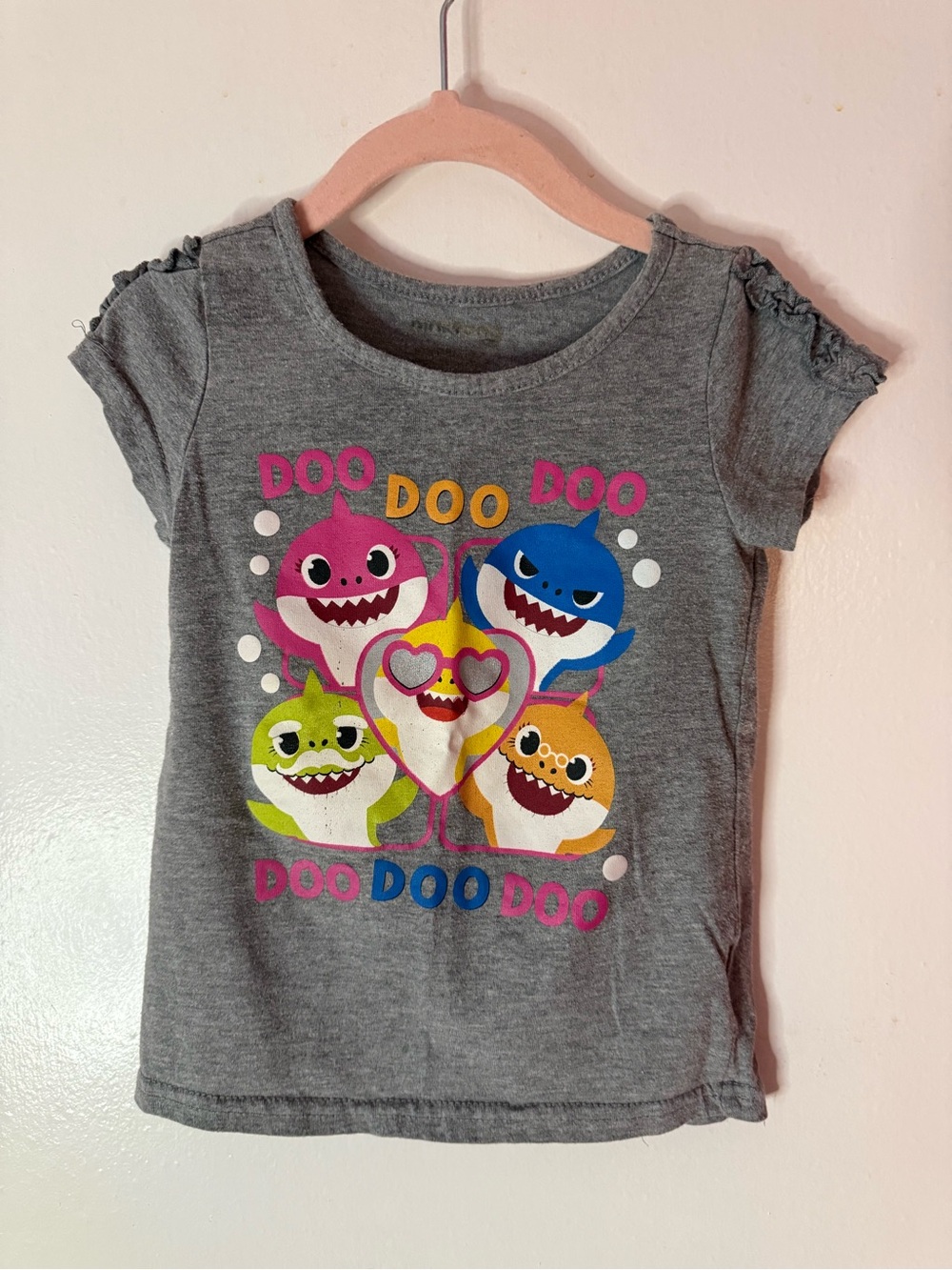 Gray 'Baby Shark' Graphic Kids Tee